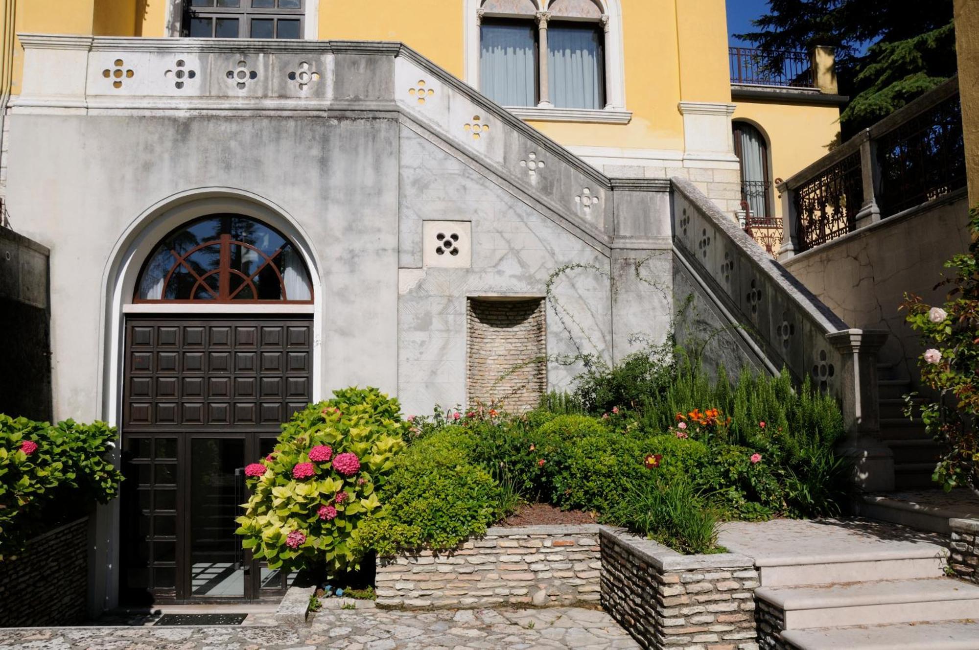 Villa Callas 16 西尔米奥奈 外观 照片